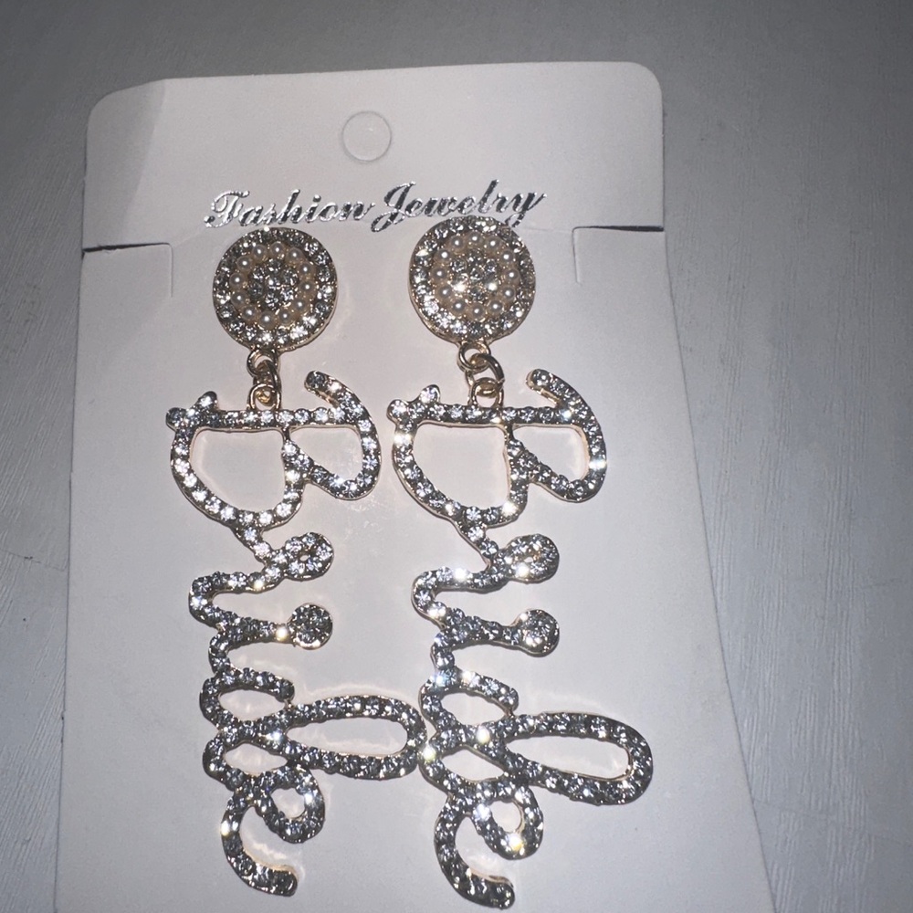 Sparkly bride earrings